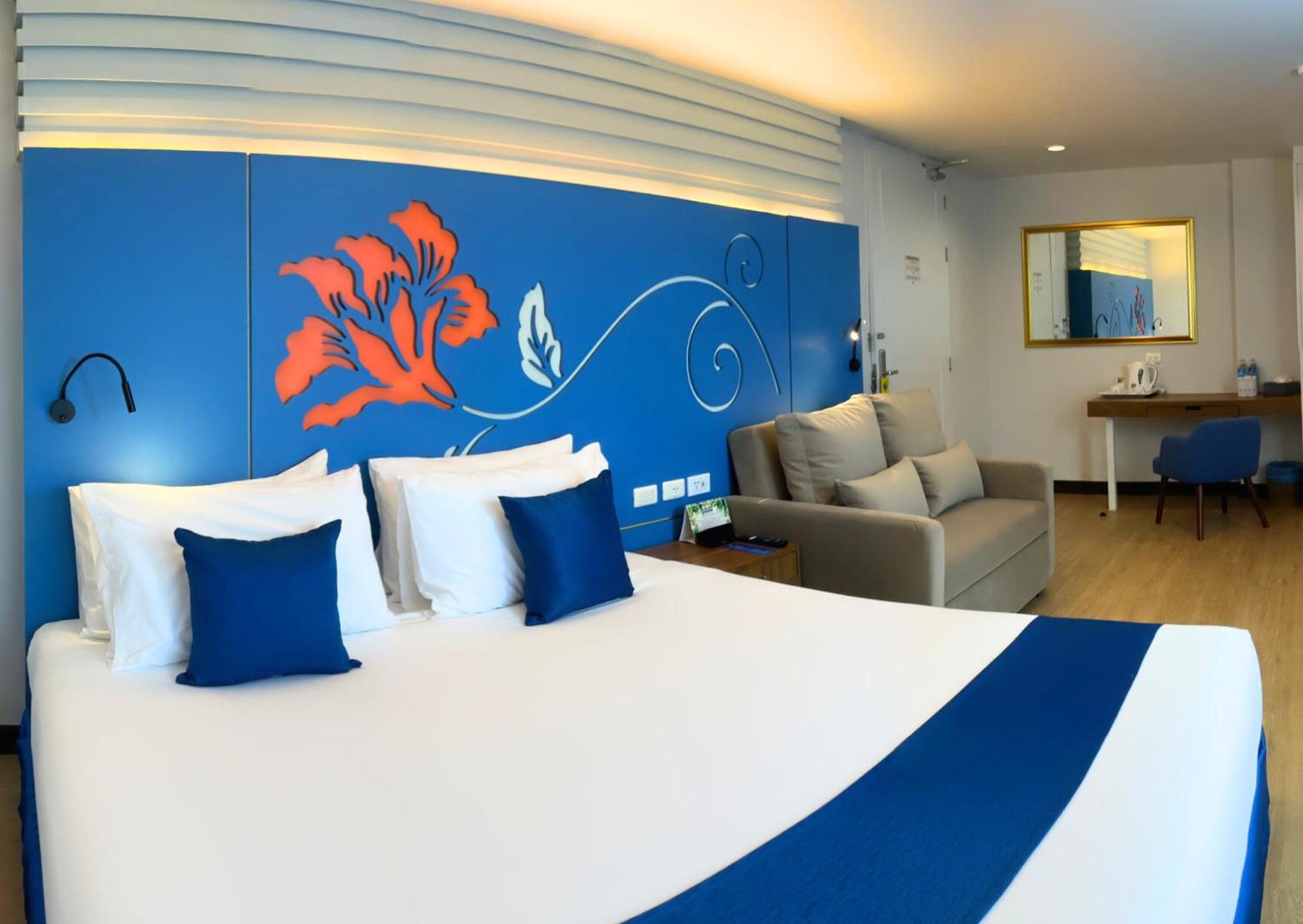 Days Inn By Wyndham Patong Beach Exterior foto
