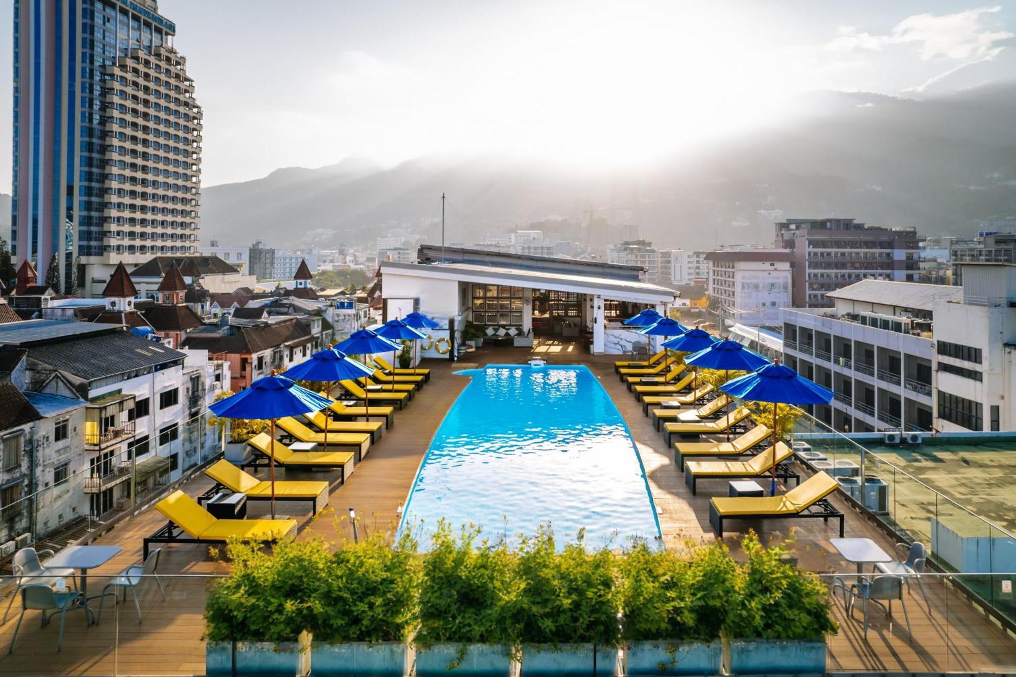 Days Inn By Wyndham Patong Beach Exterior foto